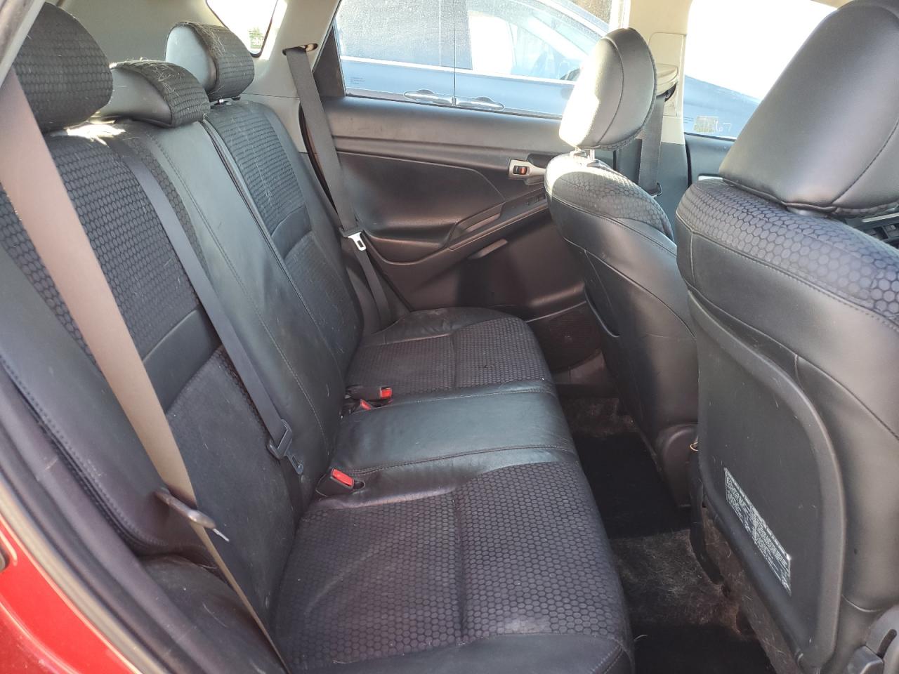 2009 Pontiac Vibe - Image 10