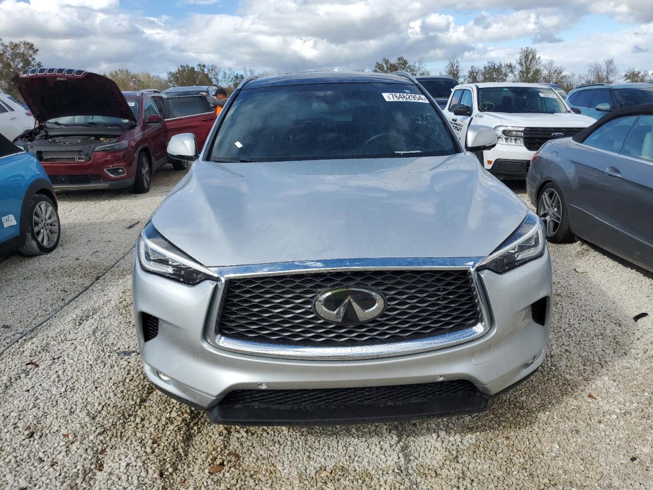 VIN 3PCAJ5M16KF102148 2019 INFINITI QX50 no.5