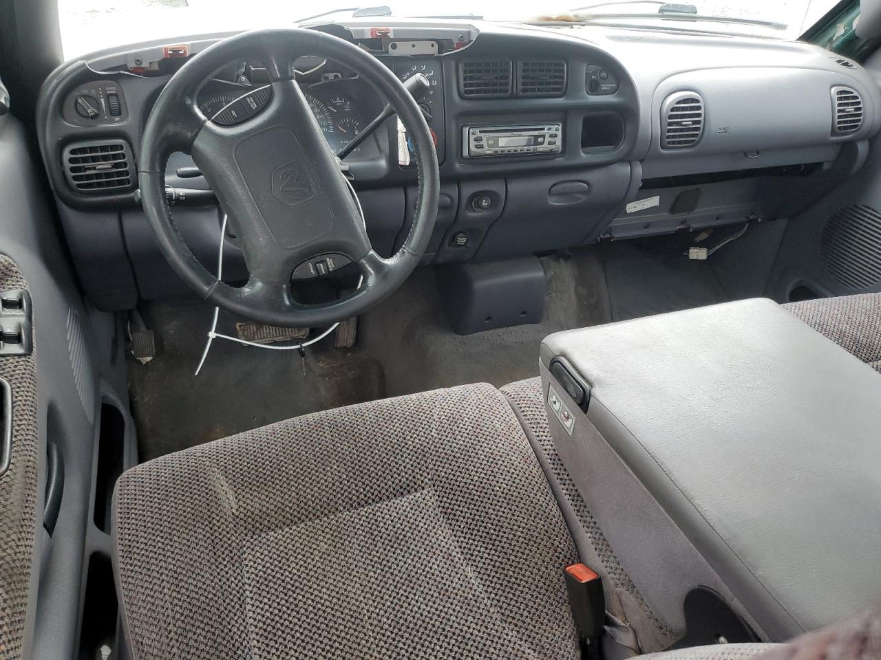 2000 Dodge RAM - Image 8