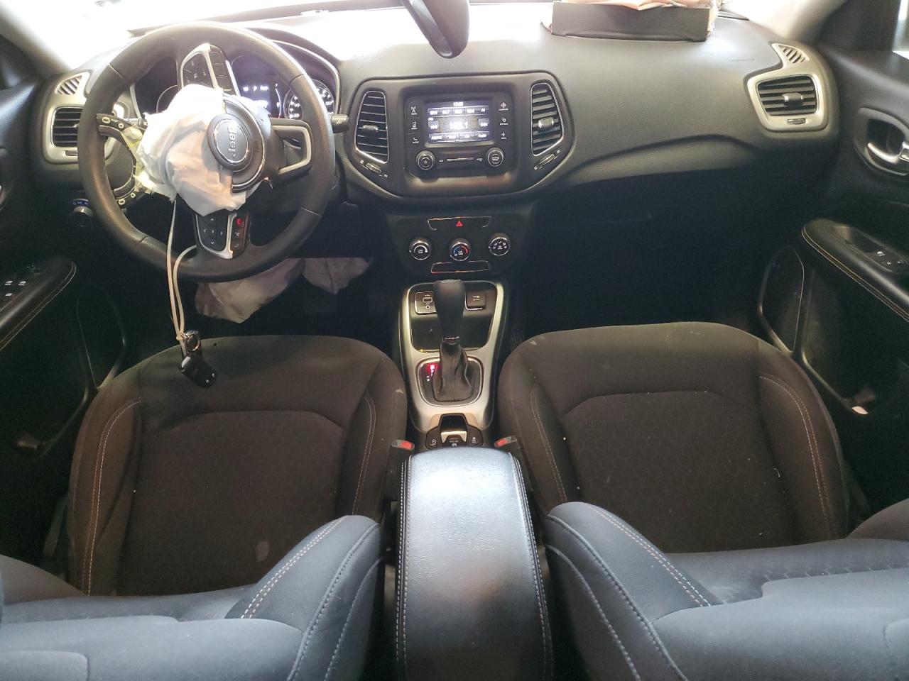 2018 Jeep Compass - Image 8