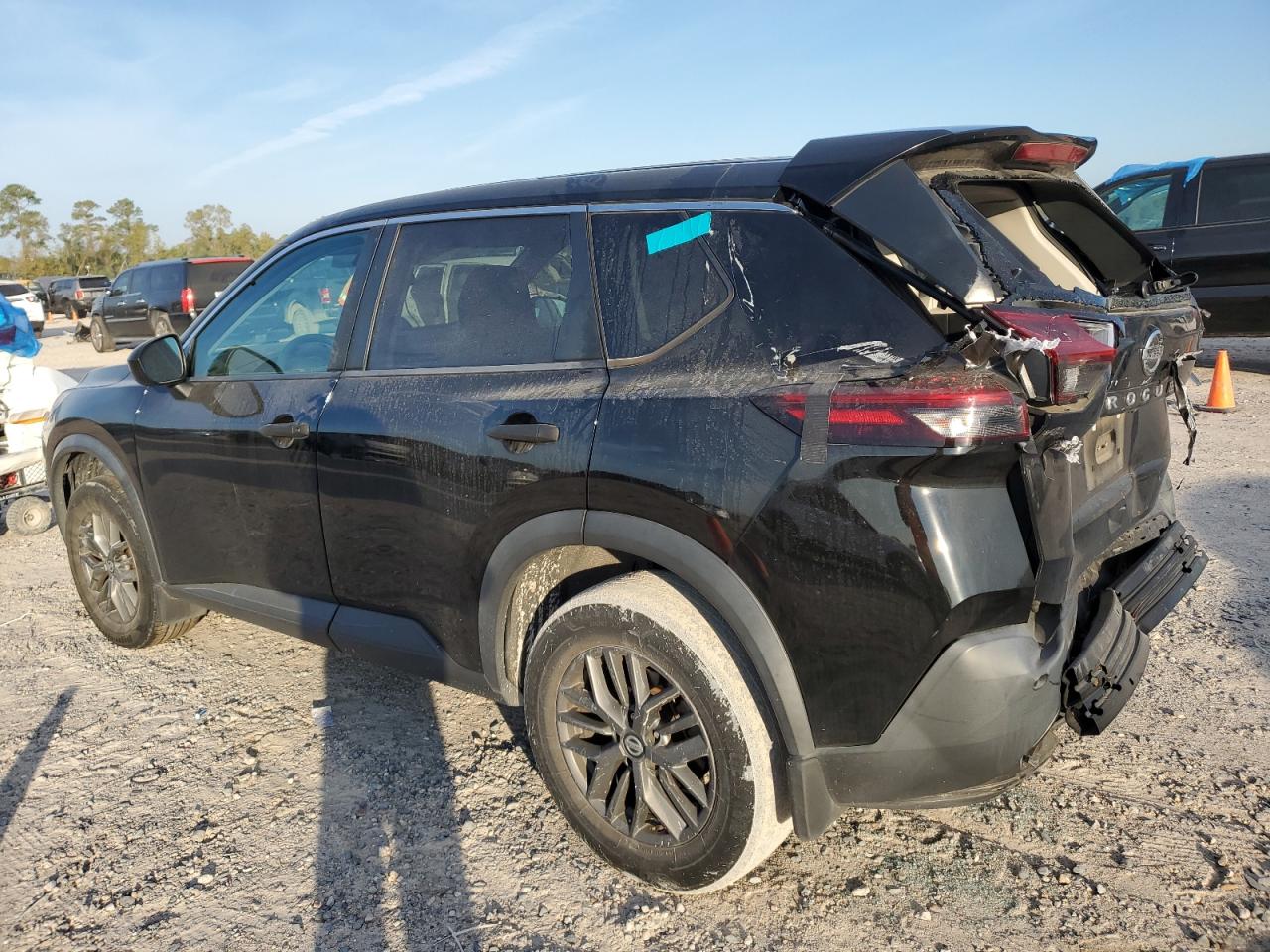 2021 Nissan Rogue - Image 2