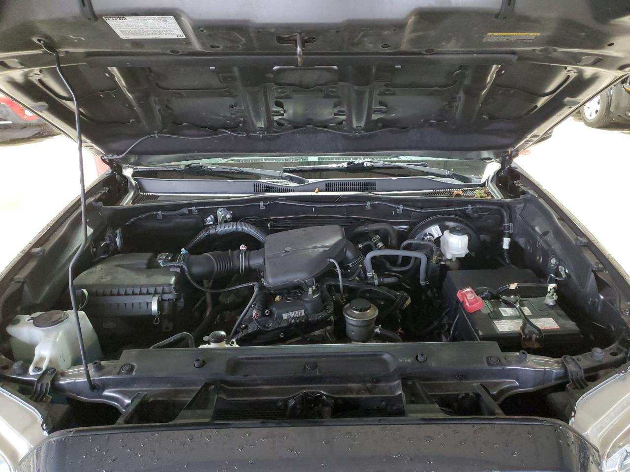 2020 Toyota Tacoma - Image 11