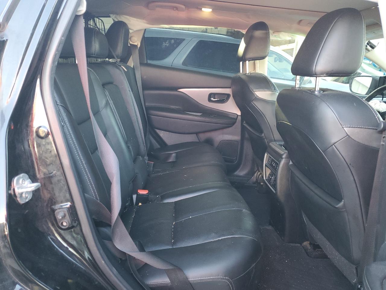 2019 Nissan Murano - Image 11