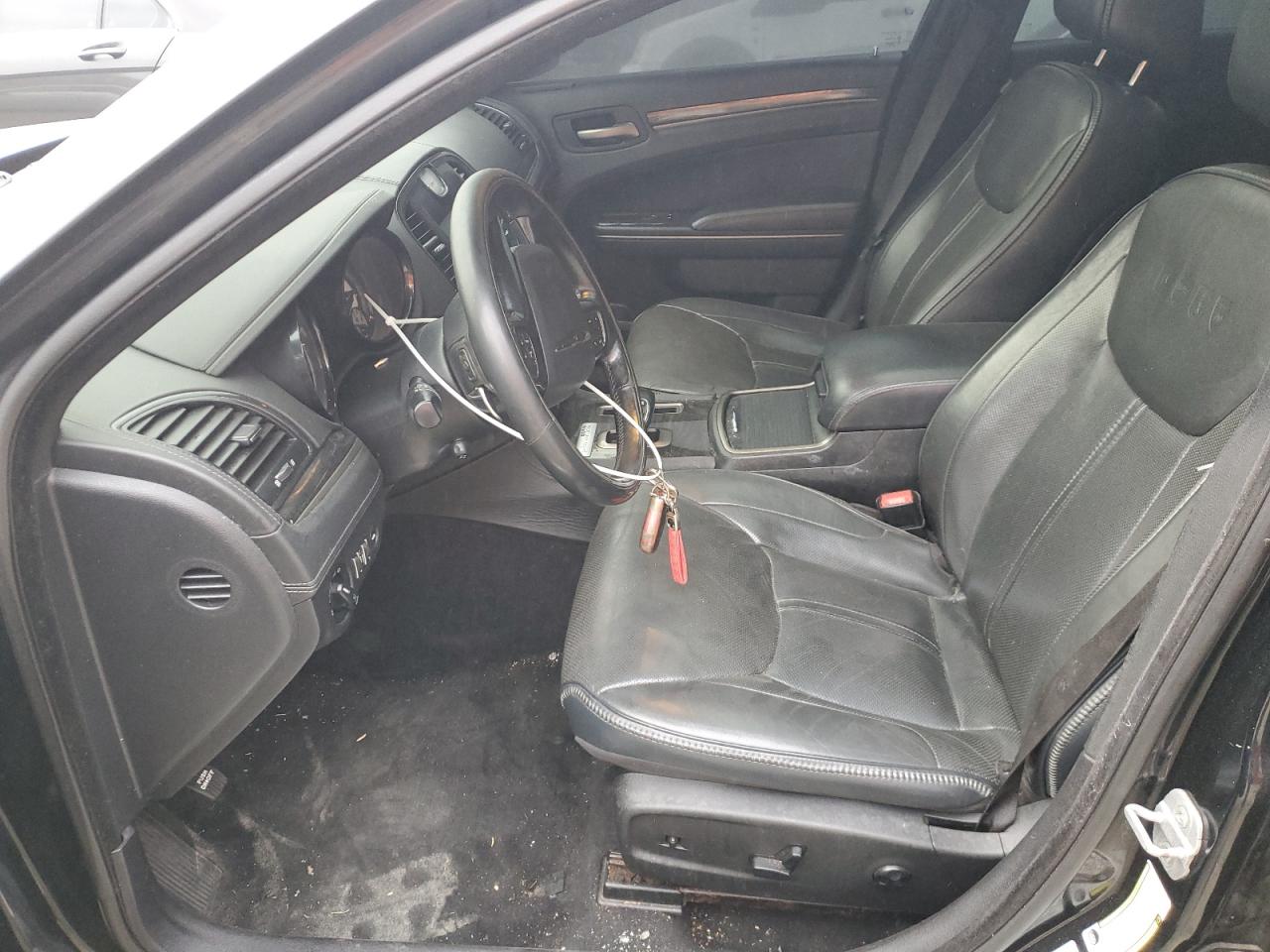 2013 Chrysler 300 - Image 7
