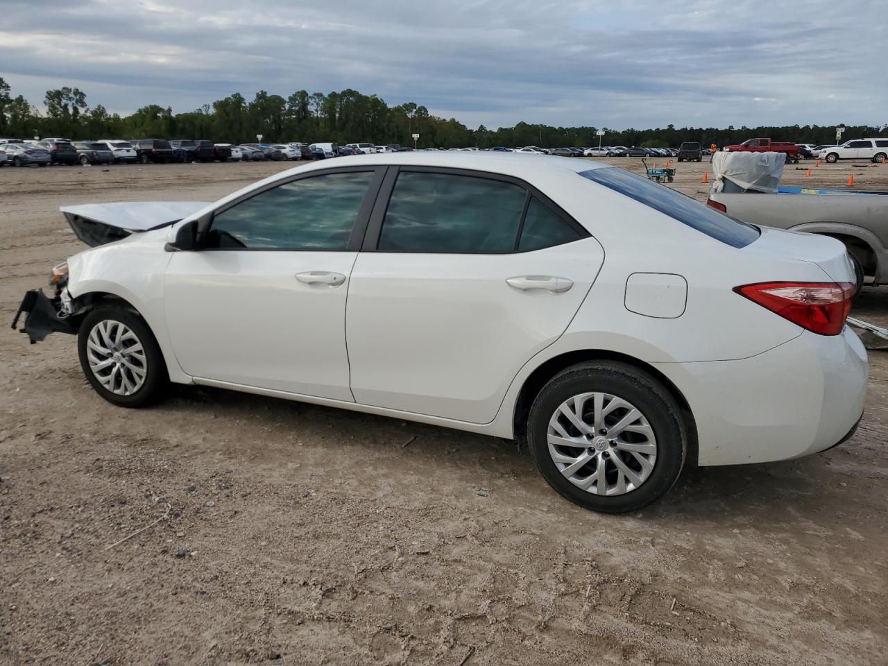 VIN 5YFBURHE2KP941914 2019 TOYOTA COROLLA no.2