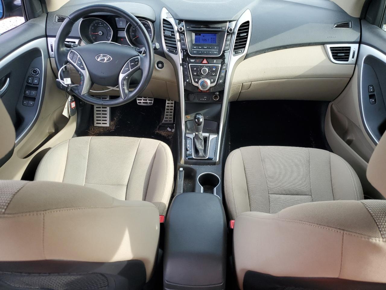 2016 Hyundai Elantra - Image 8