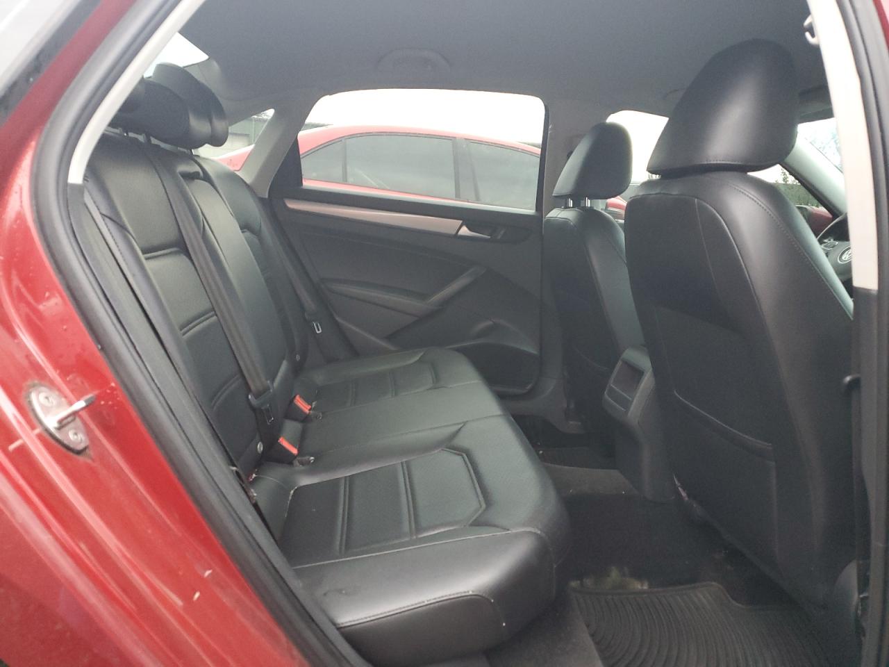 2015 Volkswagen Passat - Image 10