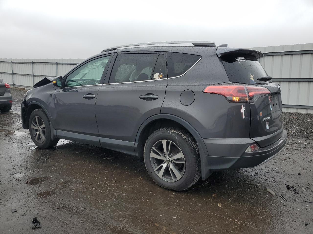 2018 Toyota RAV 4 - Image 2