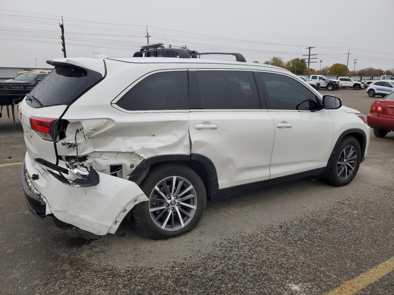 2019 Toyota Highlander - Image 3