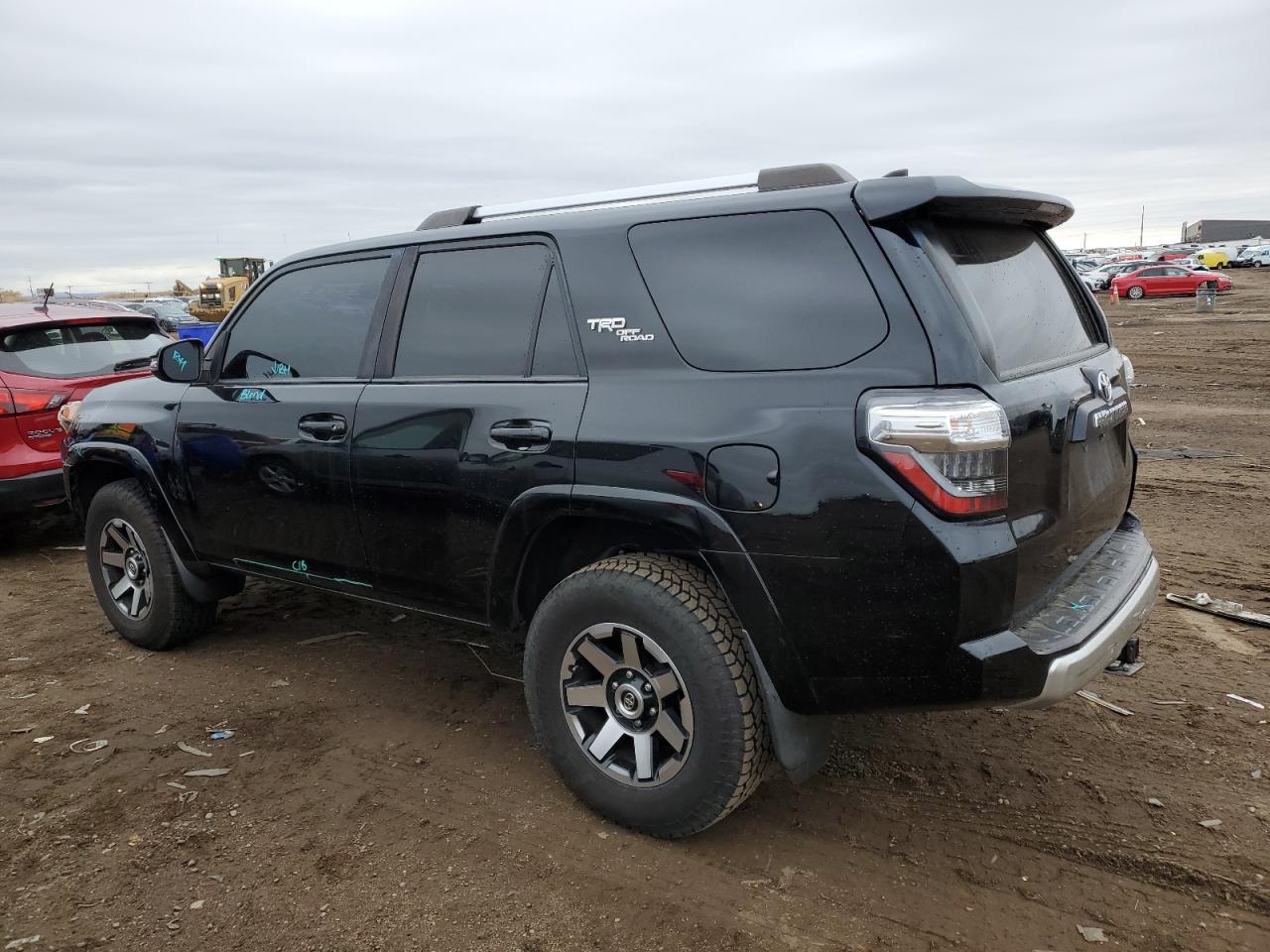 VIN JTEBU5JR6J5589787 2018 TOYOTA 4RUNNER no.2