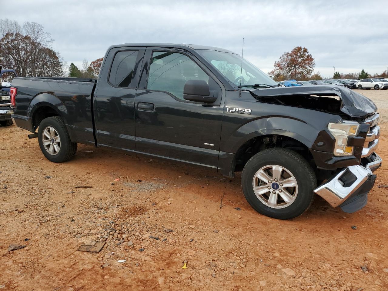 VIN 1FTEX1CP2FKD17601 2015 FORD F-150 no.4