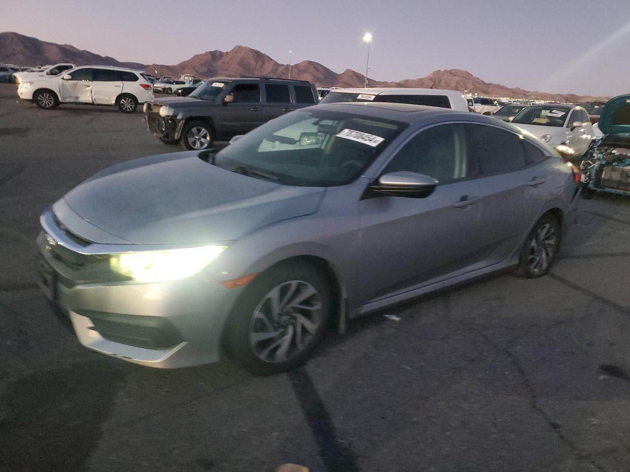 VIN 2HGFC2F72GH540832 2016 HONDA CIVIC no.1