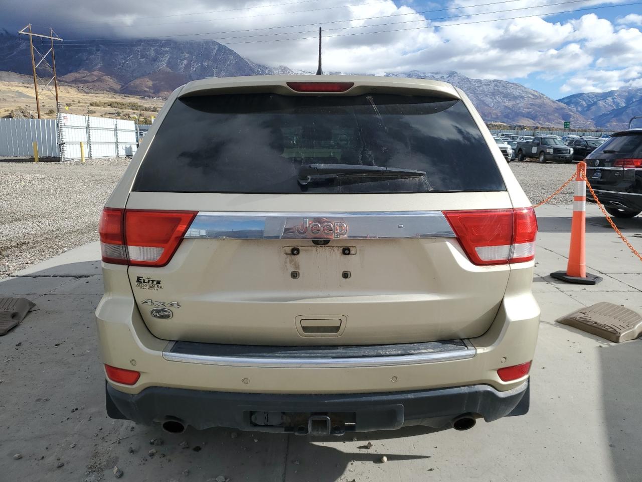 2011 Jeep Grand Cherokee - Image 6