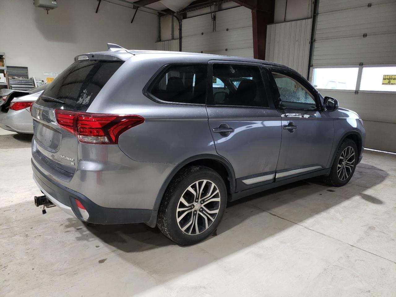 VIN JA4AZ3A35JZ069701 2018 MITSUBISHI OUTLANDER no.3