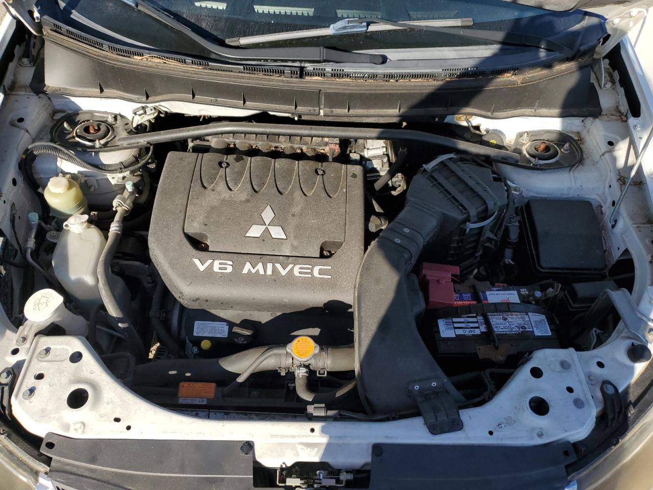 2007 Mitsubishi Outlander - Image 13