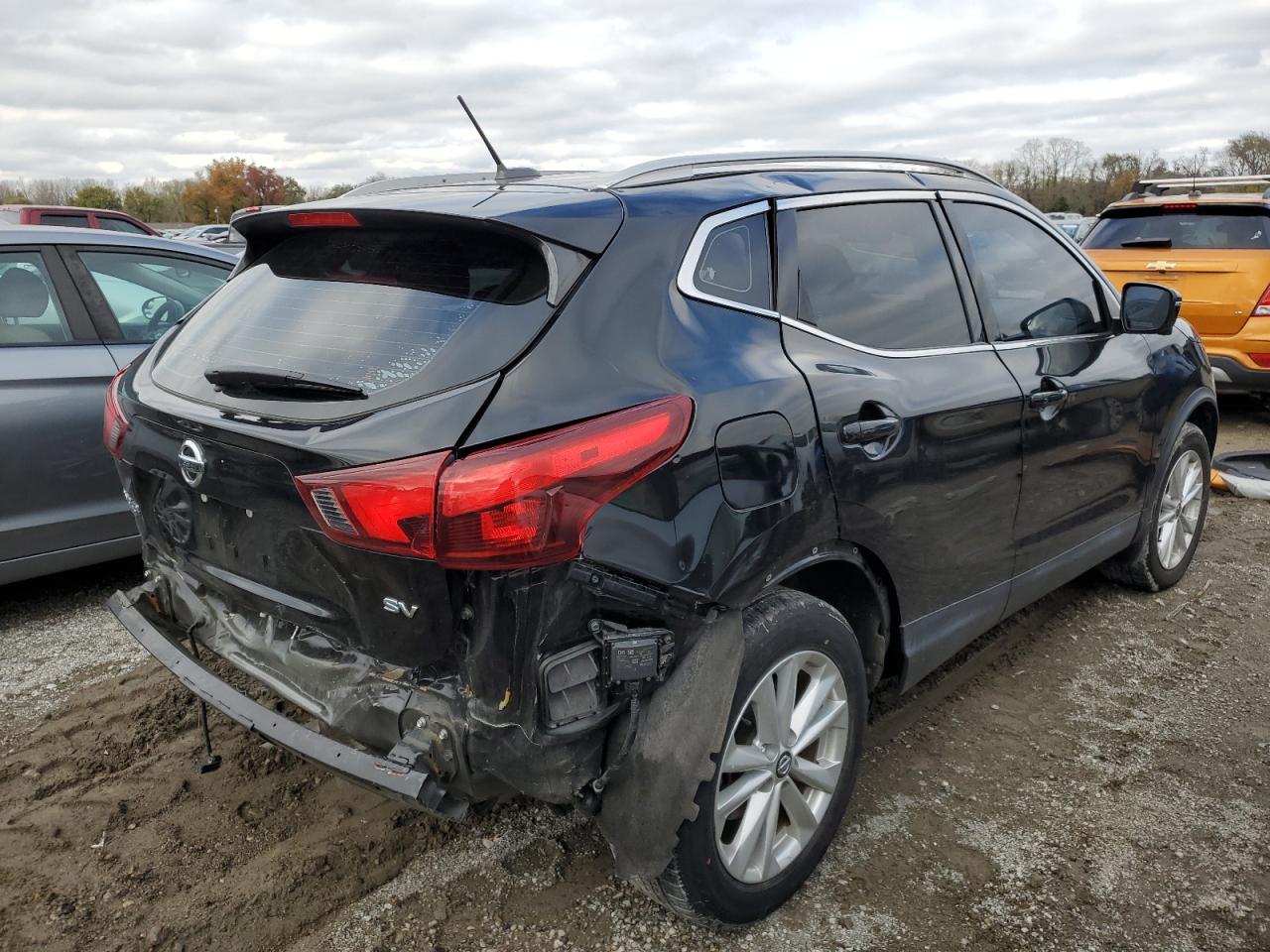 2019 Nissan Rogue - Image 3