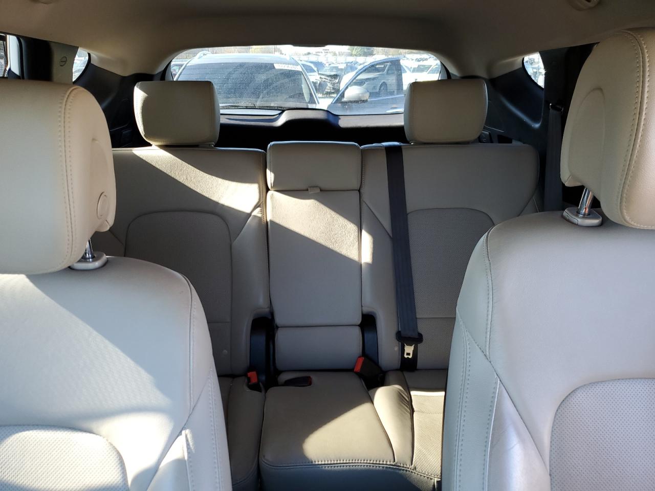 2018 Hyundai Santa Fe - Image 10