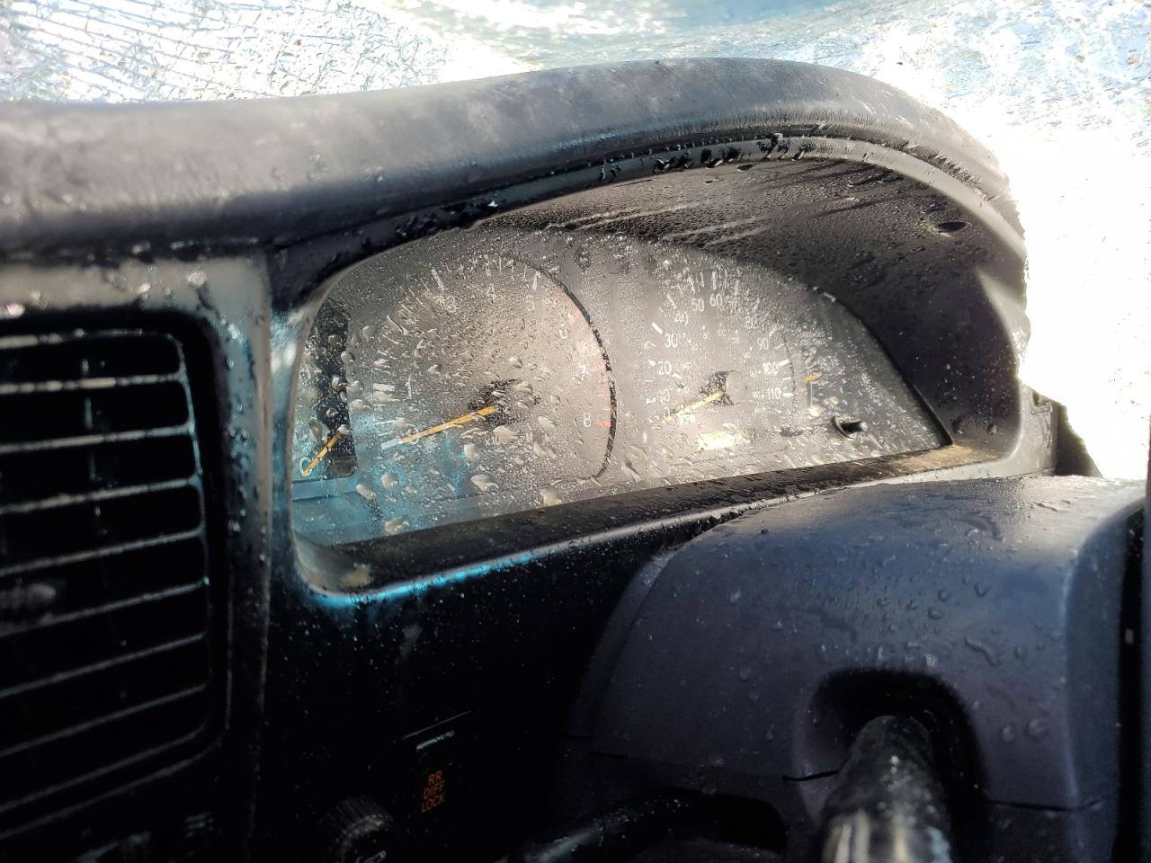 2000 Toyota Tacoma - Image 9