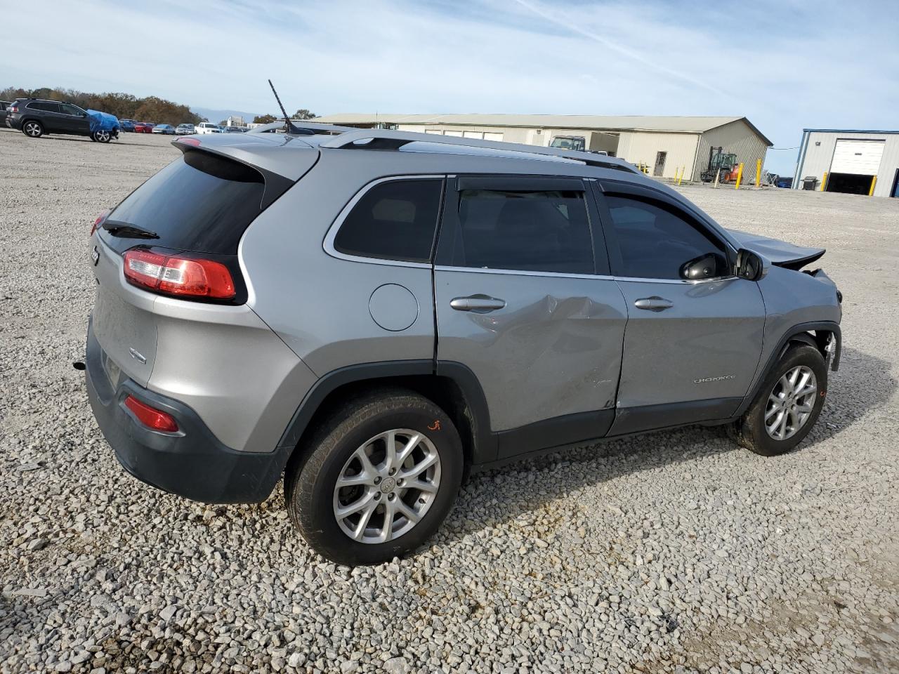 2016 Jeep Cherokee Latitude VIN: 1C4PJMCBXGW112098 Lot: 79124794