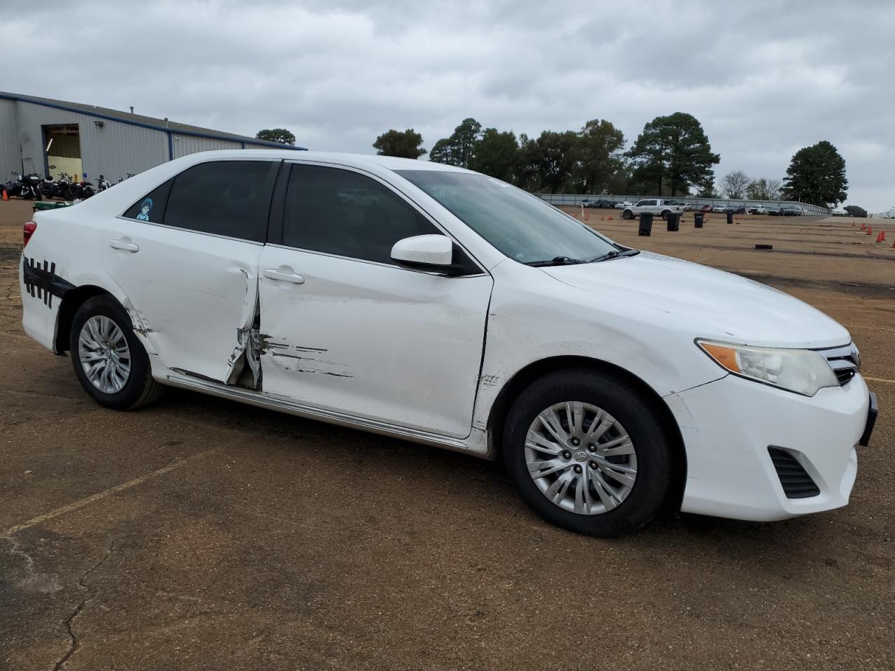 2014 Toyota Camry - Image 4