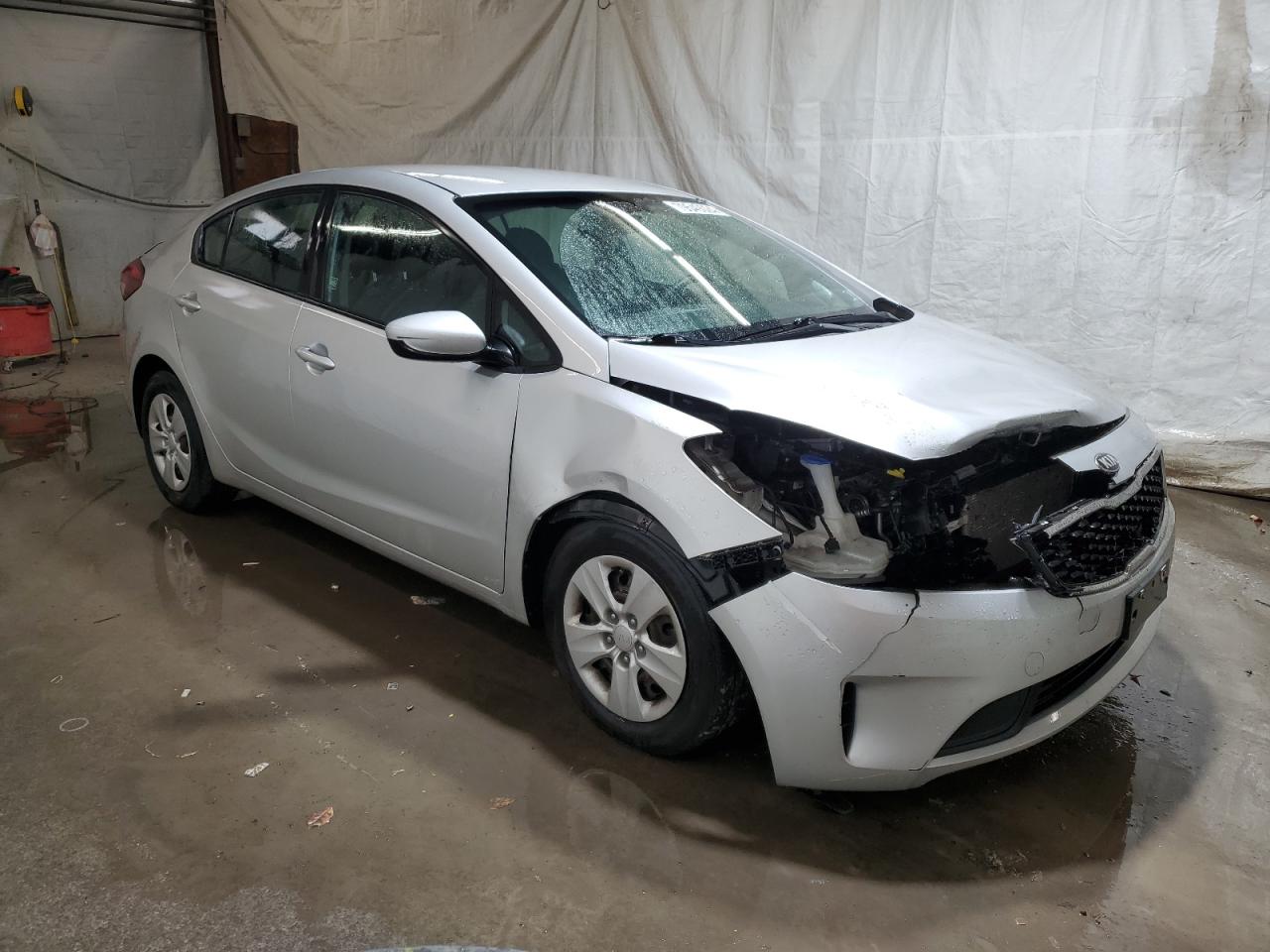 2017 Kia Forte - Image 4