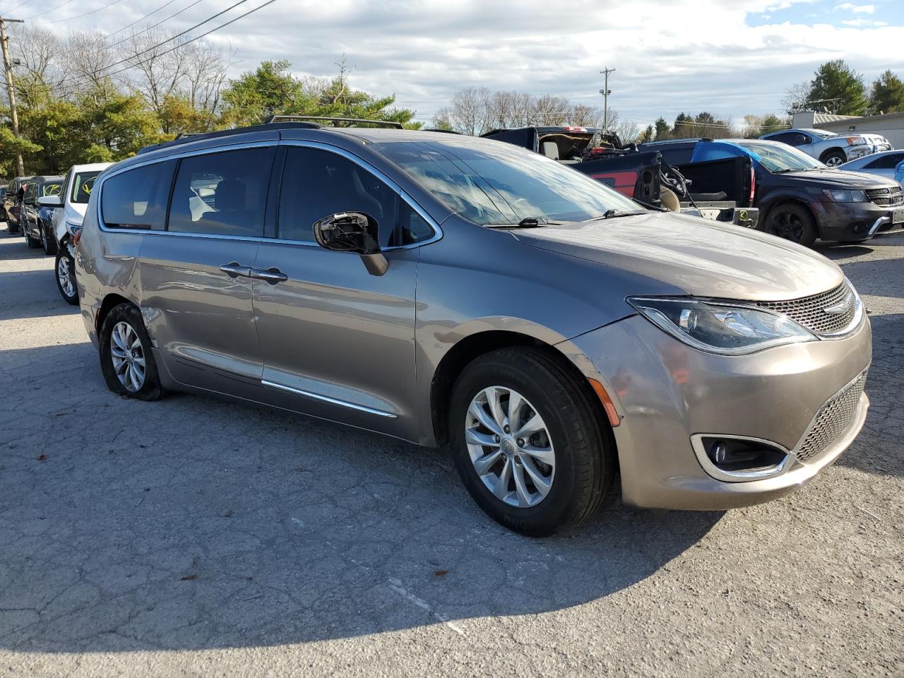 2017 Chrysler Pacifica Touring L VIN: 2C4RC1BG2HR844525 Lot: 79237944