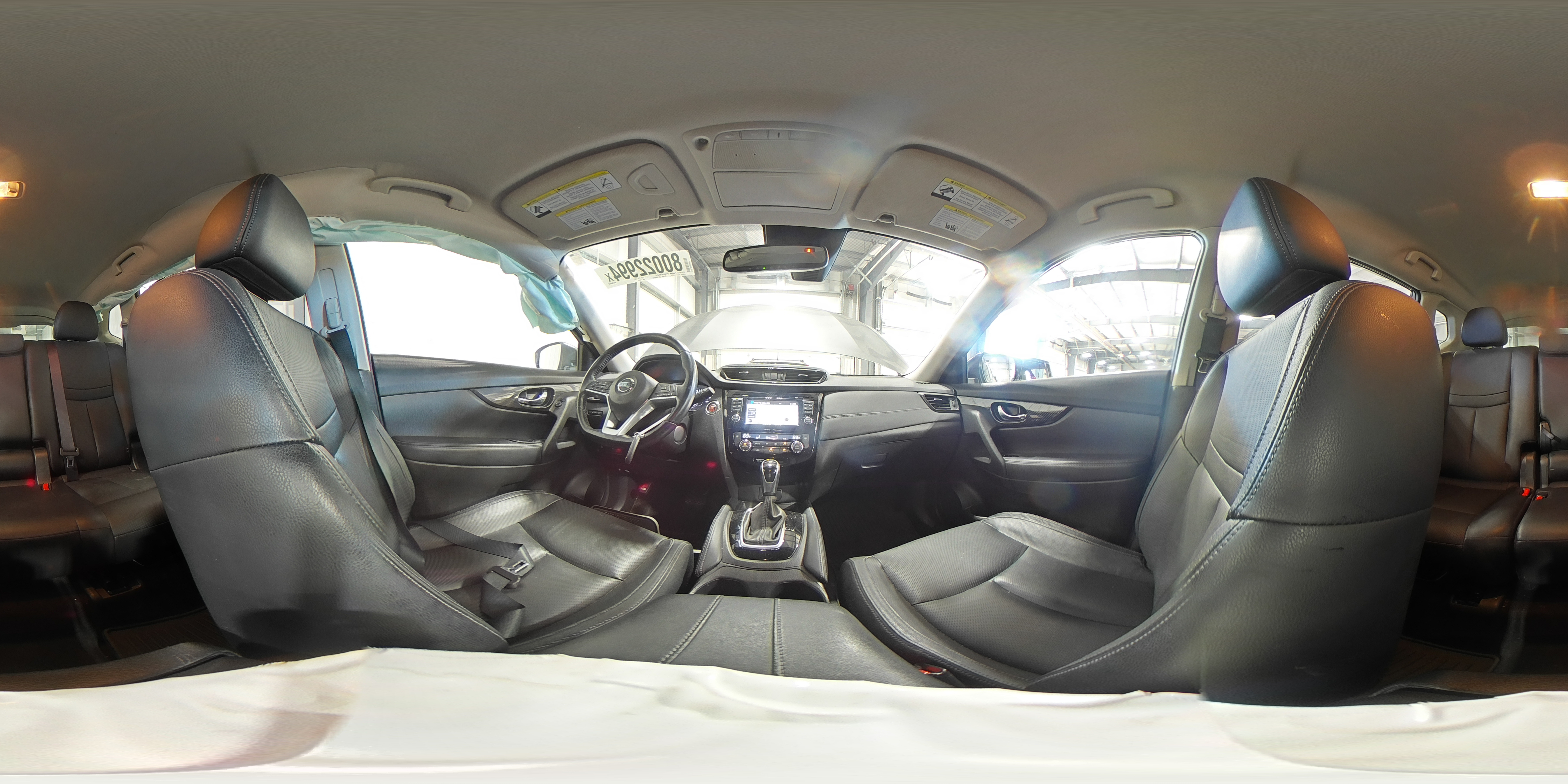 2017 Nissan Rogue - Image 14