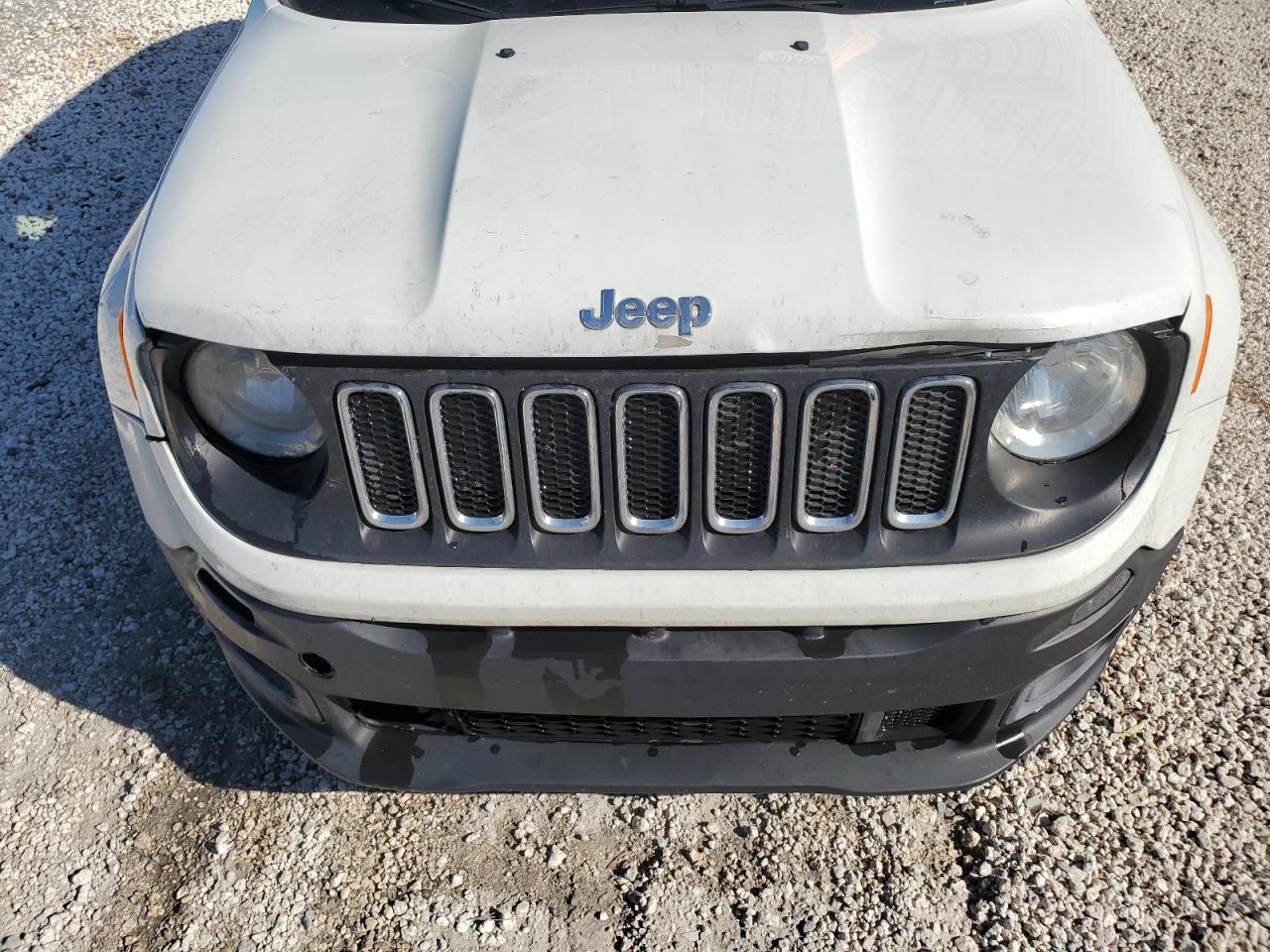 2015 Jeep Renegade - Image 12