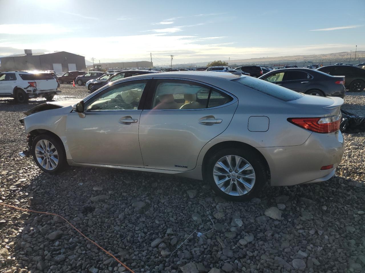 2014 Lexus ES - Image 2