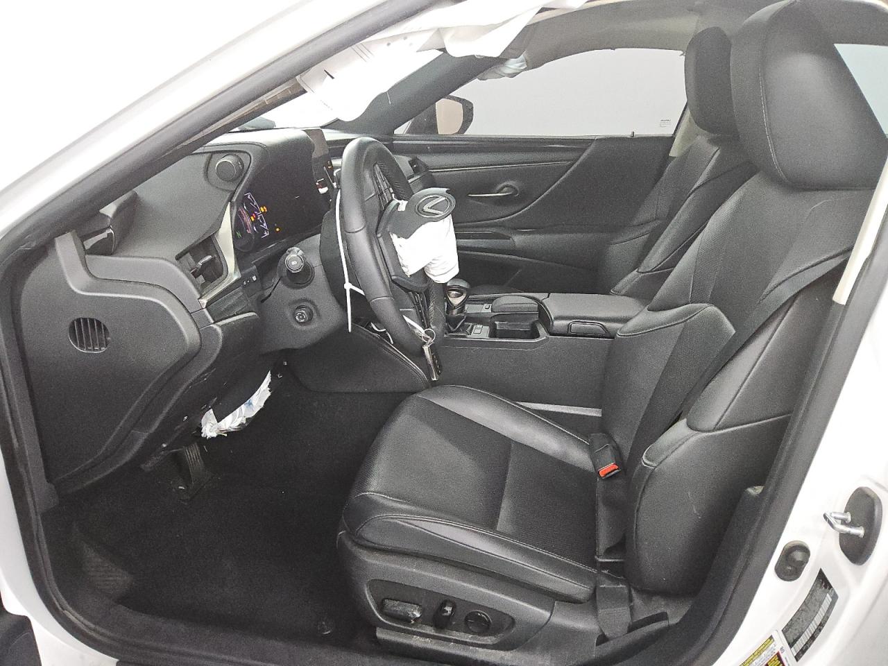 2021 Lexus ES - Image 7