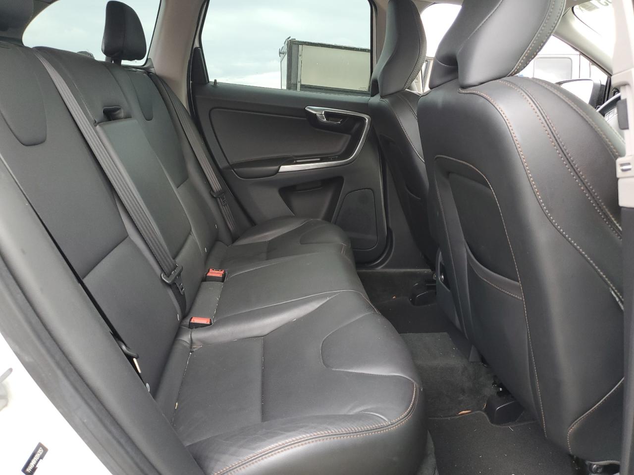 2017 Volvo XC60 - Image 11