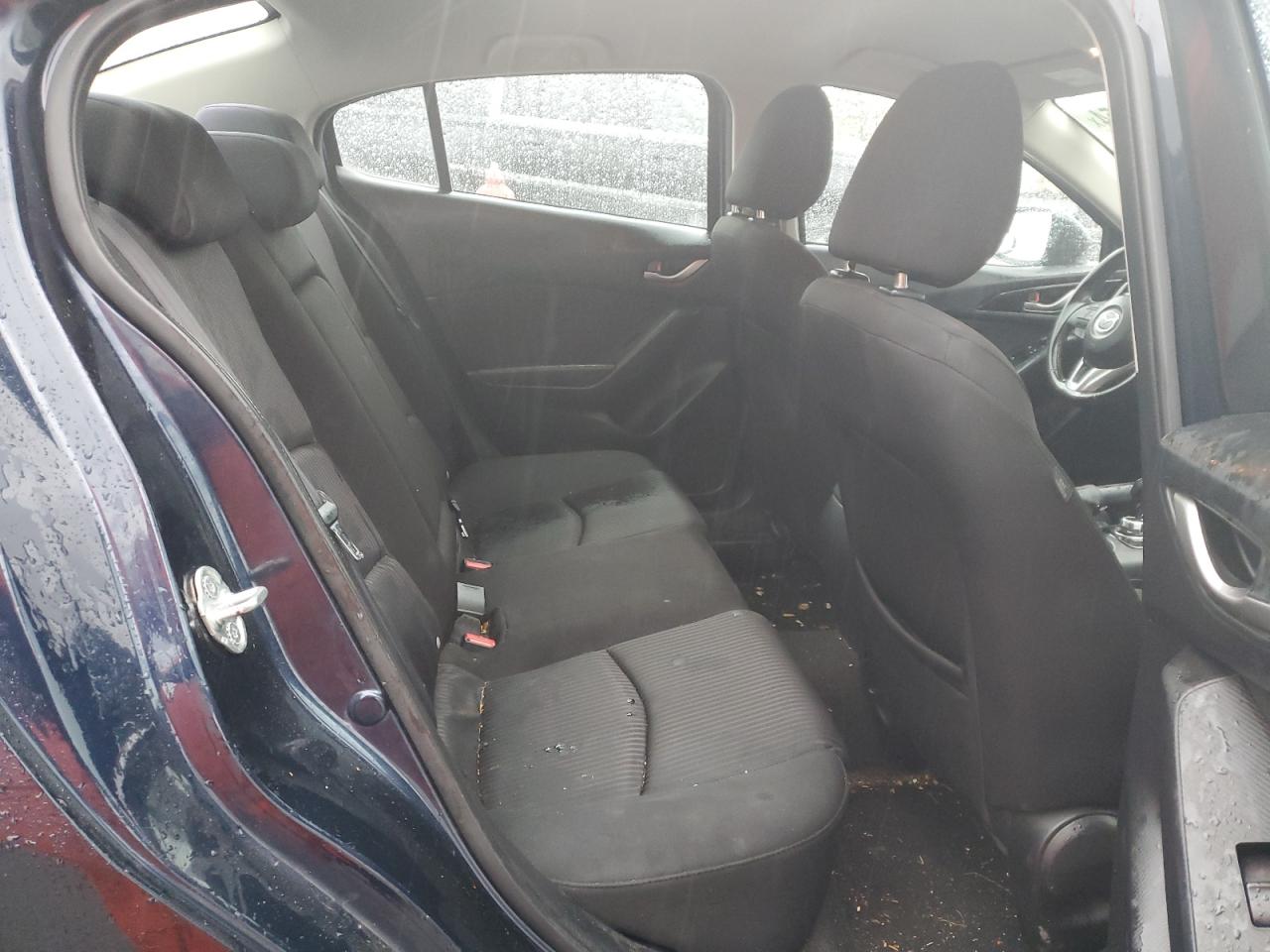 2015 Mazda 3 - Image 10