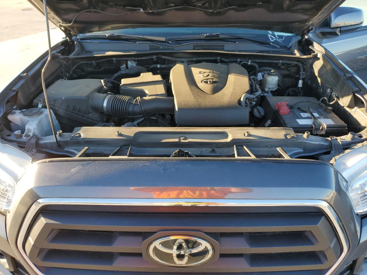 2020 Toyota Tacoma - Image 11