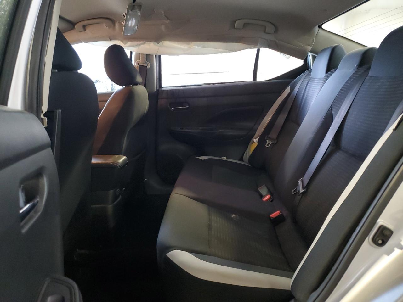 2020 Nissan Versa - Image 10