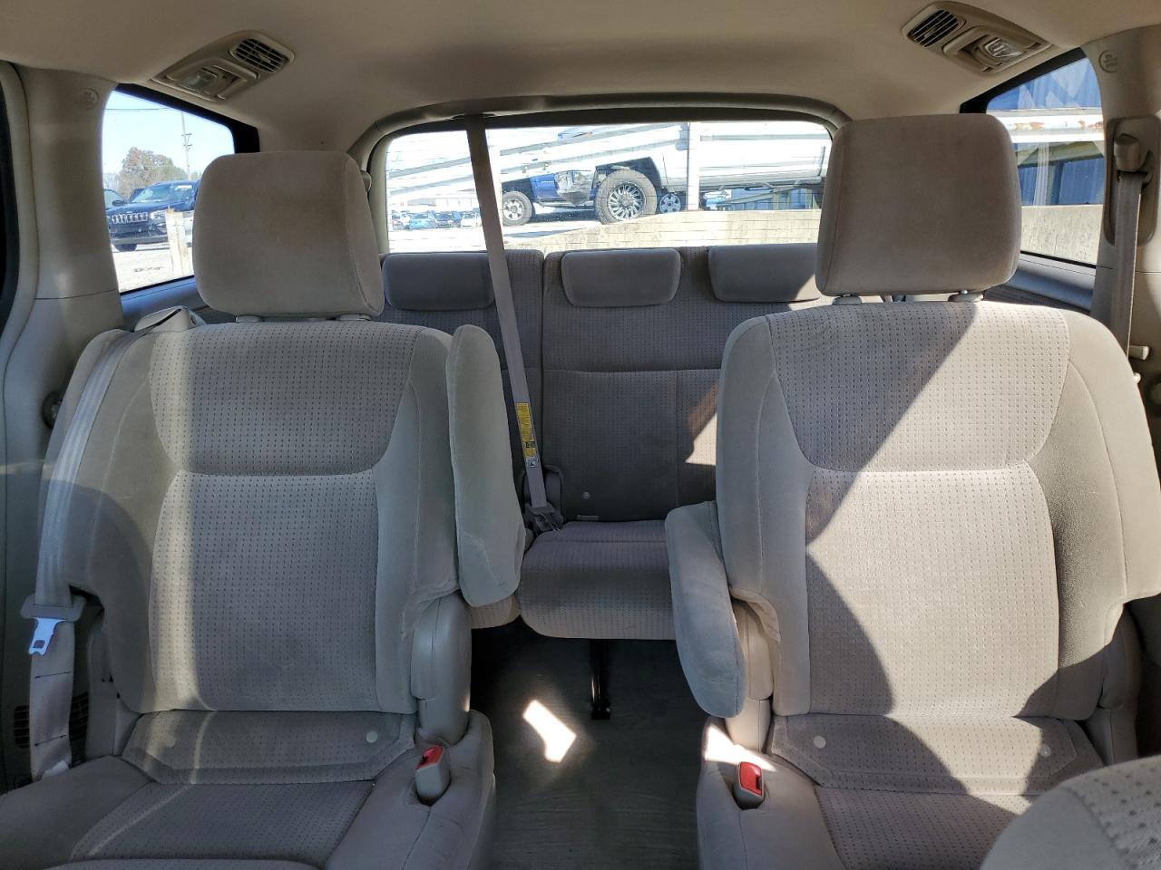 2009 Toyota Sienna - Image 10
