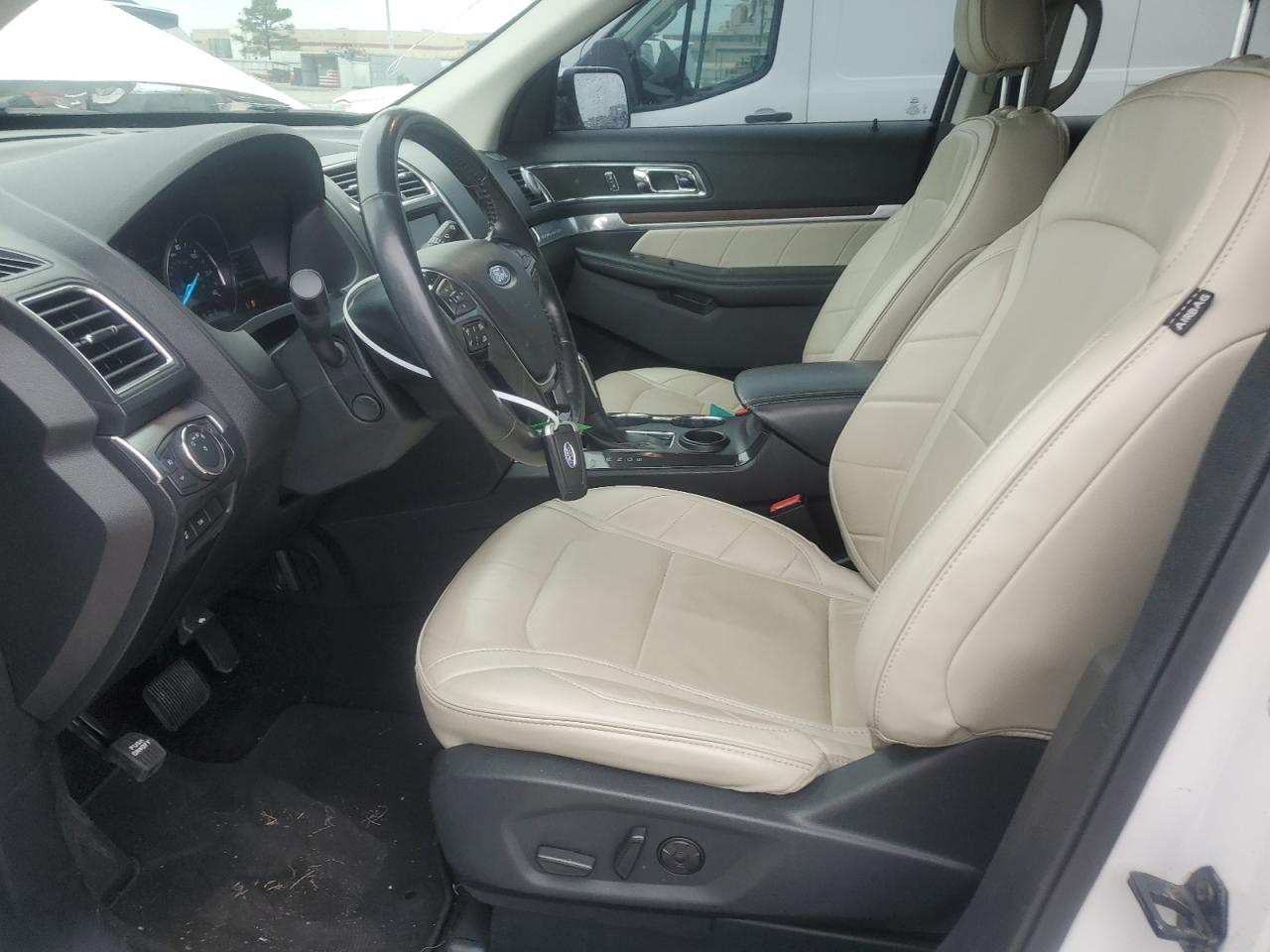 2019 Ford Explorer - Image 7