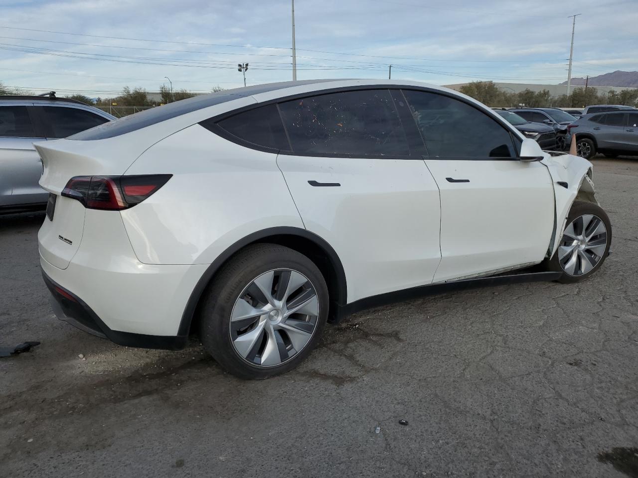 VIN 7SAYGDEE2PA113549 2023 TESLA MODEL Y no.3