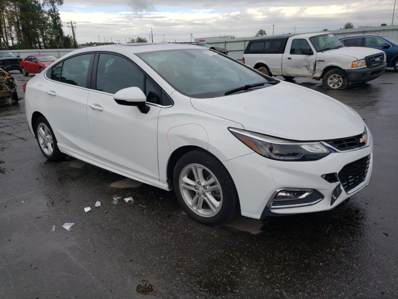 2018 Chevrolet Cruze - Image 4