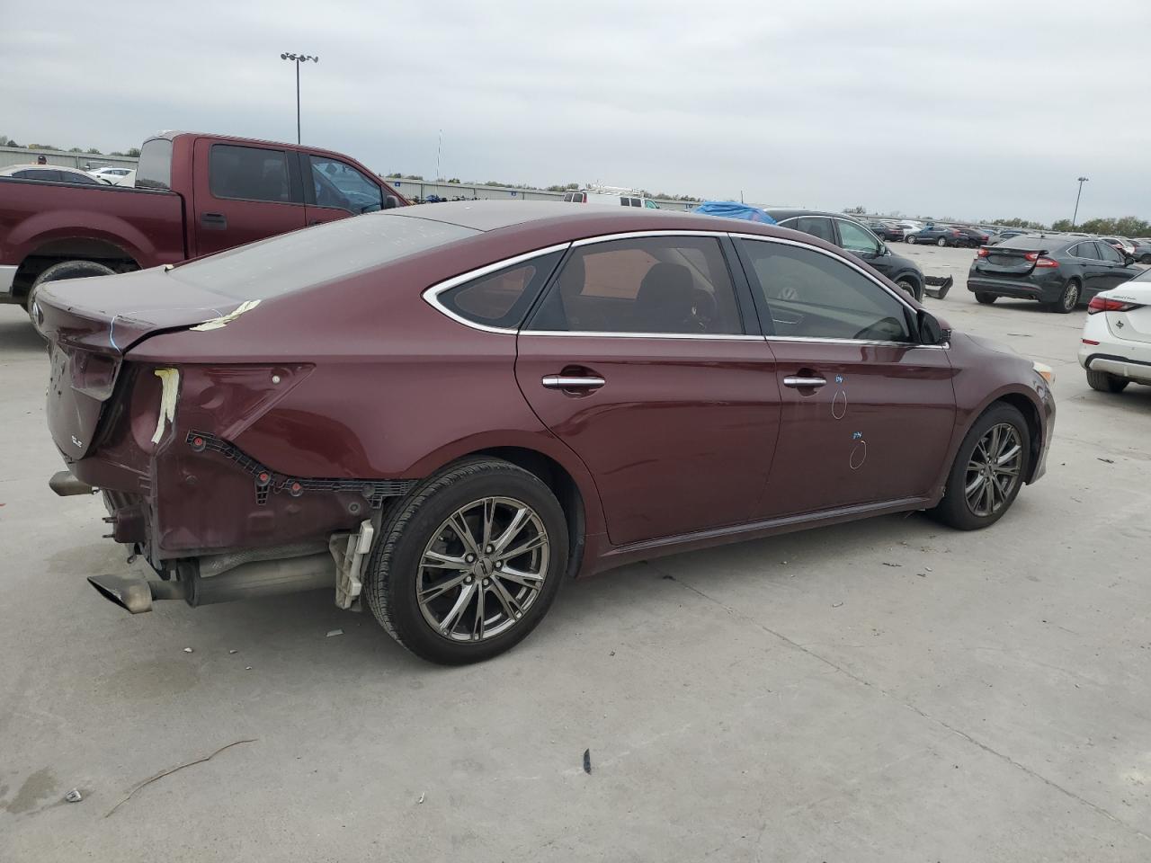 2014 Toyota Avalon - Image 3