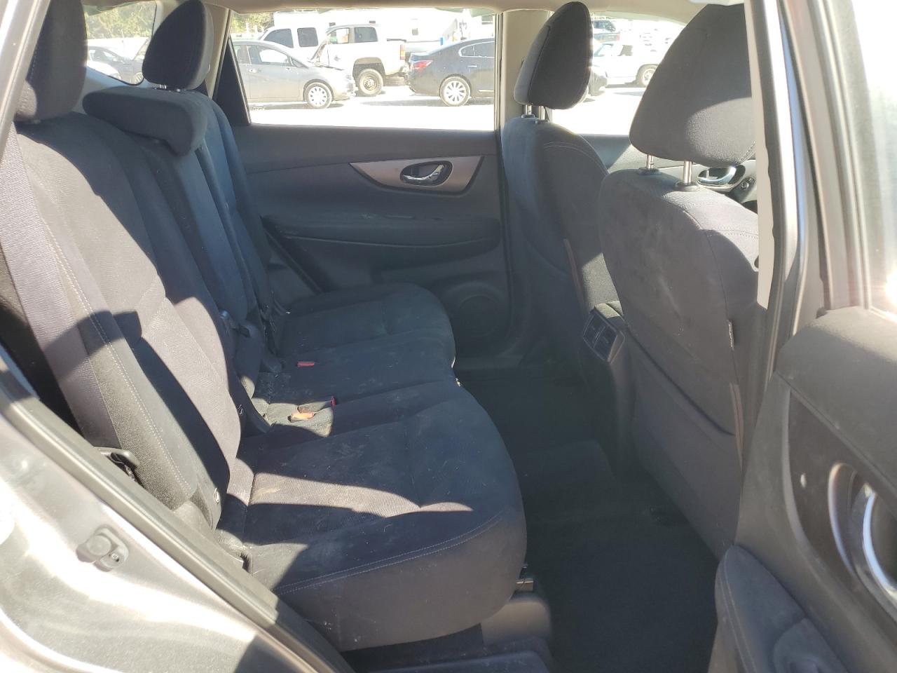 2016 Nissan Rogue - Image 12
