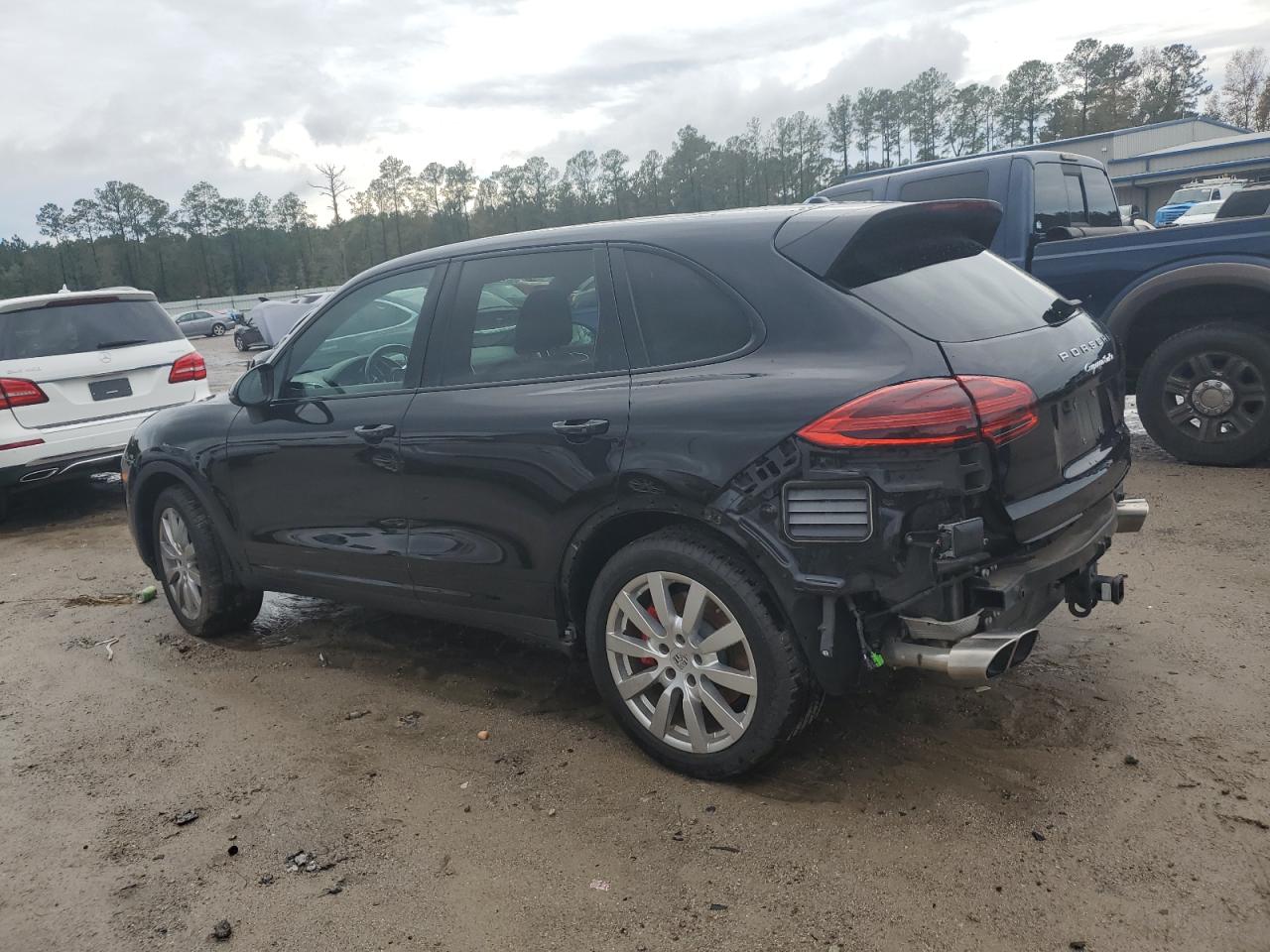 2015 Porsche Cayenne - Image 2