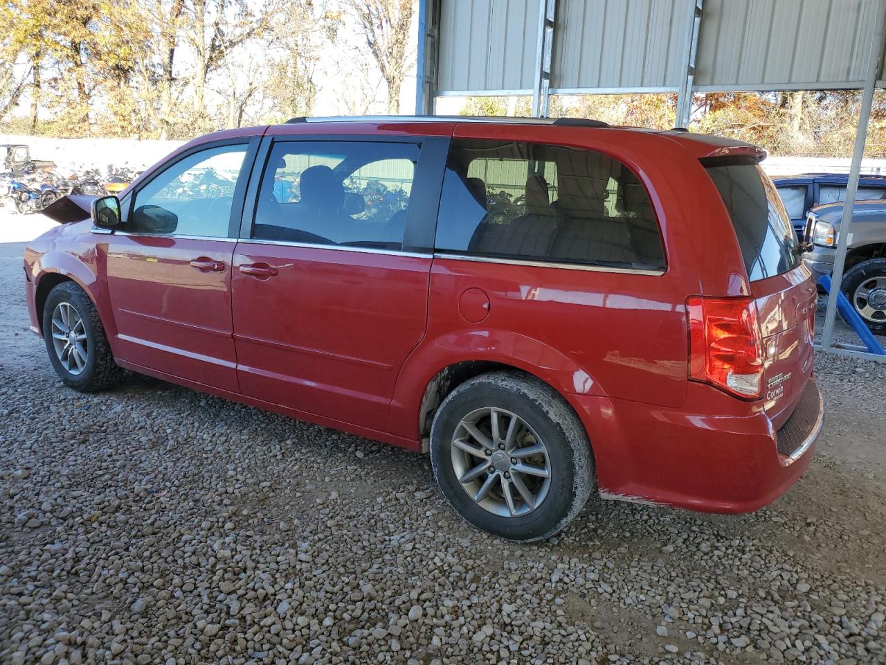 2015 Dodge Caravan - Image 2
