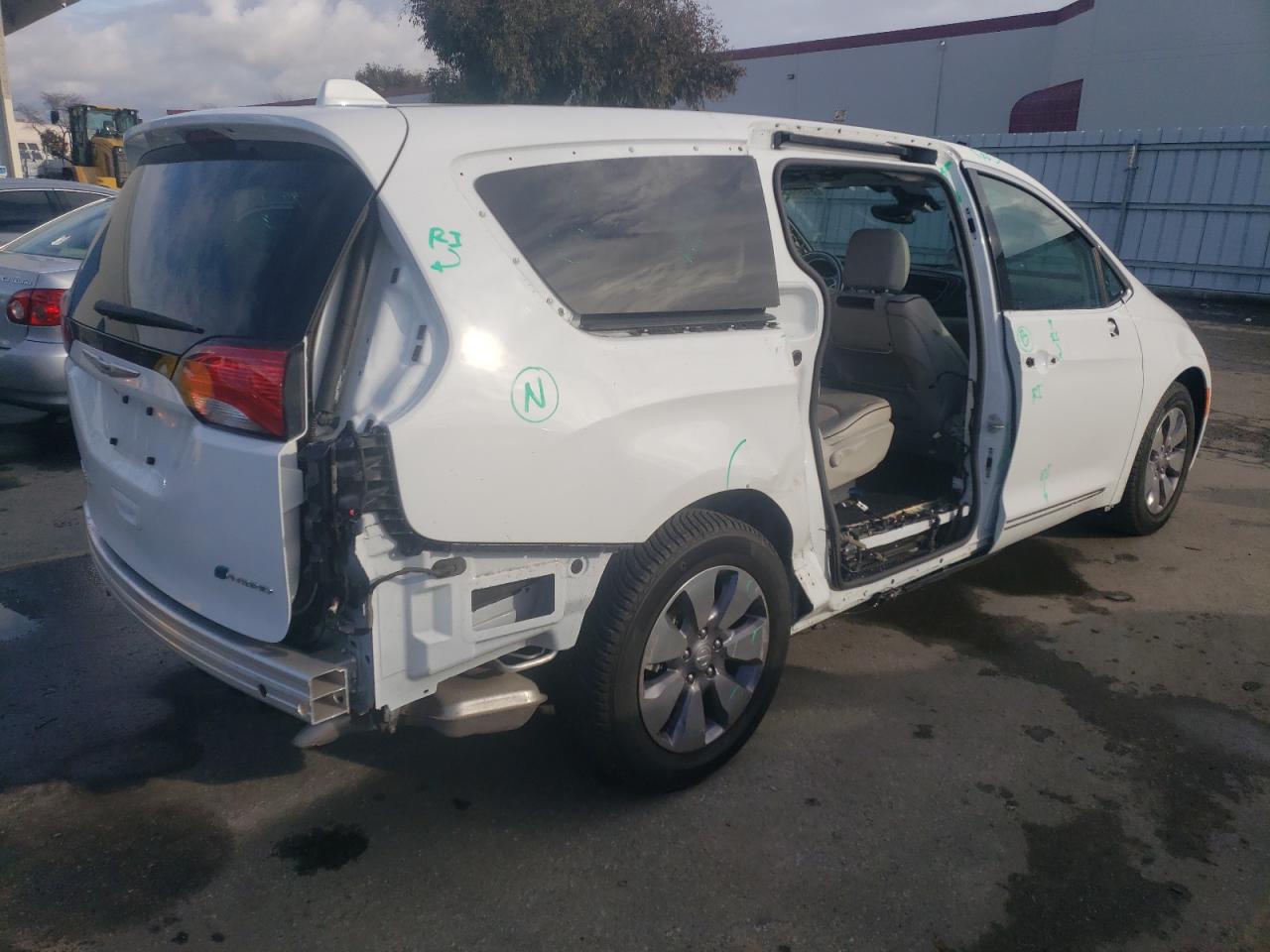 2019 Chrysler Pacifica - Image 3