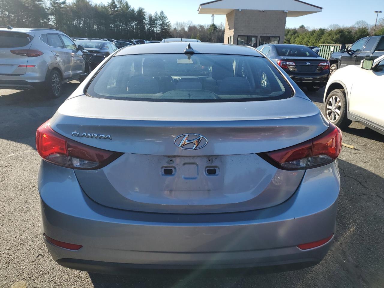 2016 Hyundai Elantra - Image 6