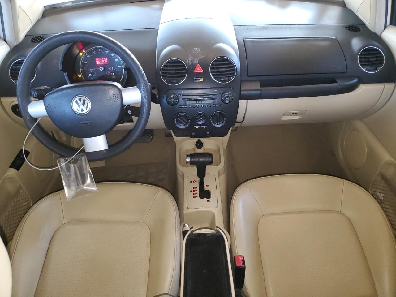 2008 Volkswagen Beetle - Image 8