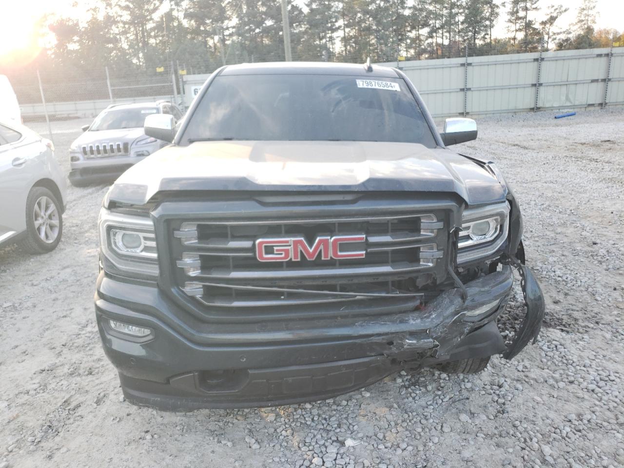2017 GMC Sierra - Image 5