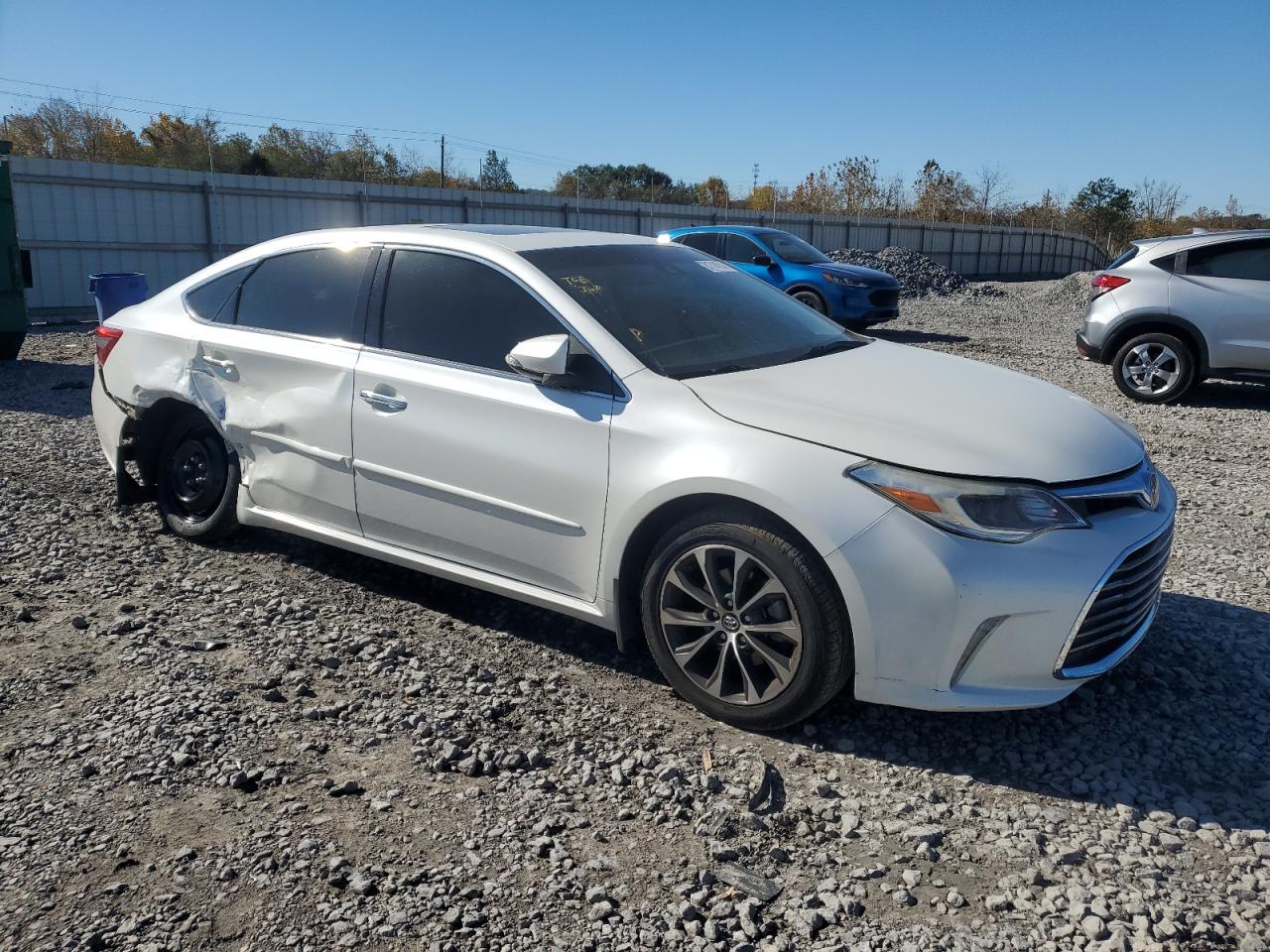 2018 Toyota Avalon - Image 4