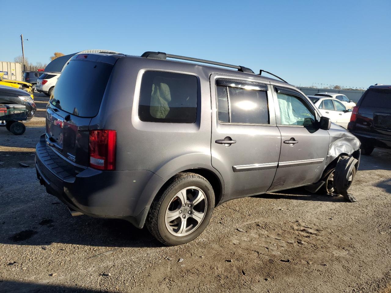 VIN 5FNYF4H31FB077851 2015 HONDA PILOT no.3