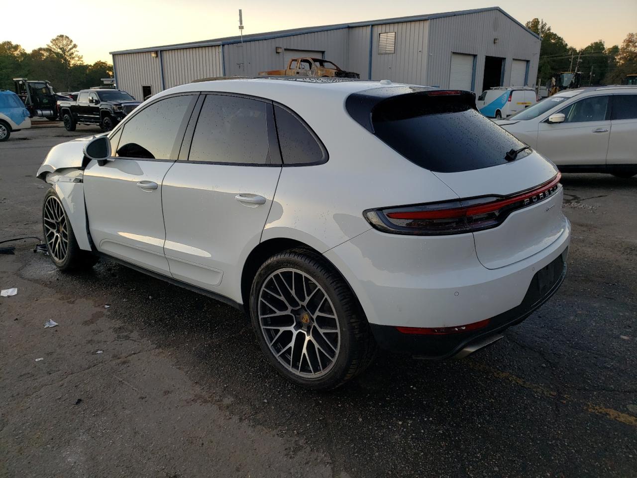 VIN WP1AA2A5XKLB01764 2019 PORSCHE MACAN no.2