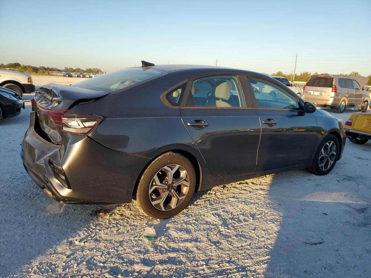 2019 Kia Forte - Image 3